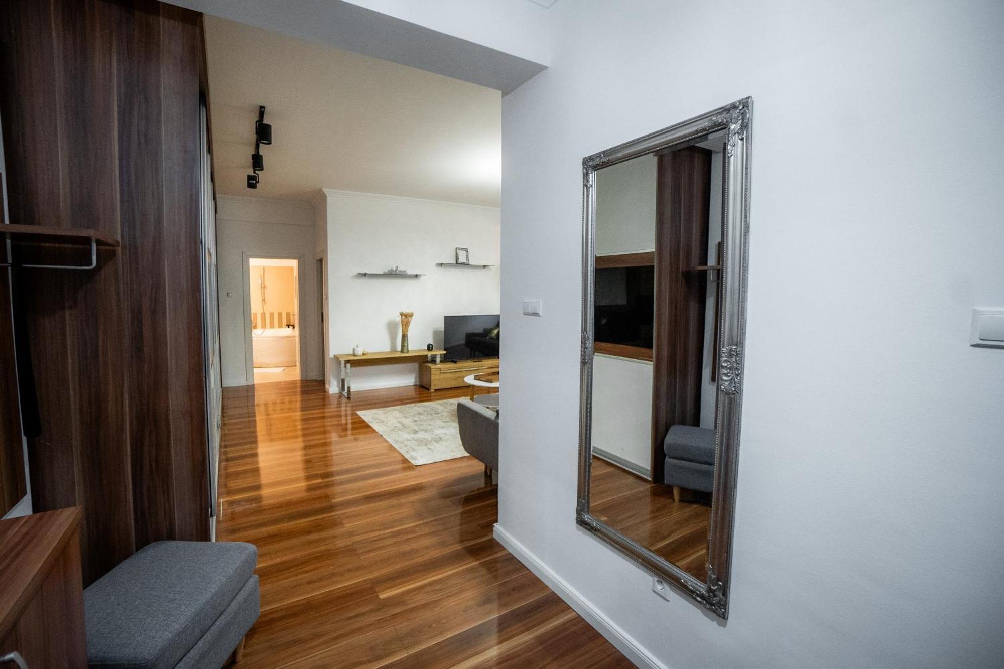 Xo Panoramic Apartment L Jacuzzi L Oradea Exterior photo